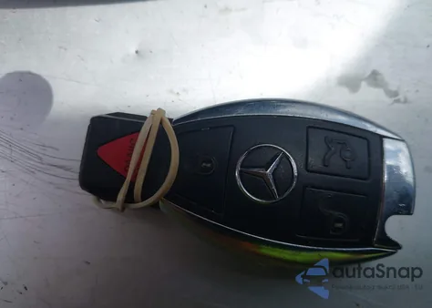 2009 Mercedes-Benz C 300 Luxury 4Matic/Sport 4Matic z USA, uszkodzony, nr VIN WDDGF81XX9F204828